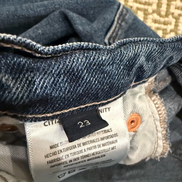 Citizen - Picture 5 of 6